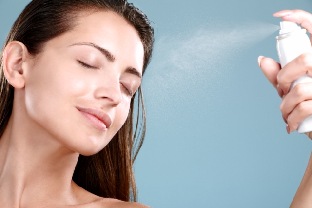 Woman-Applying-Face-Mist