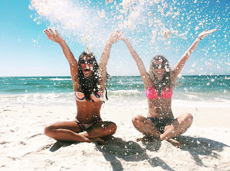 f0a76f19bdc826ae396d331dfb5b7684--beach-best-friends-best-friend-summer-pictures-beach