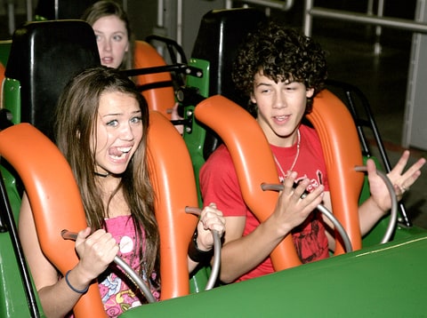 miley-cyrus-nick-jonas-ride-zoom-69712307-adfa-420c-8a1d-20880ed06171